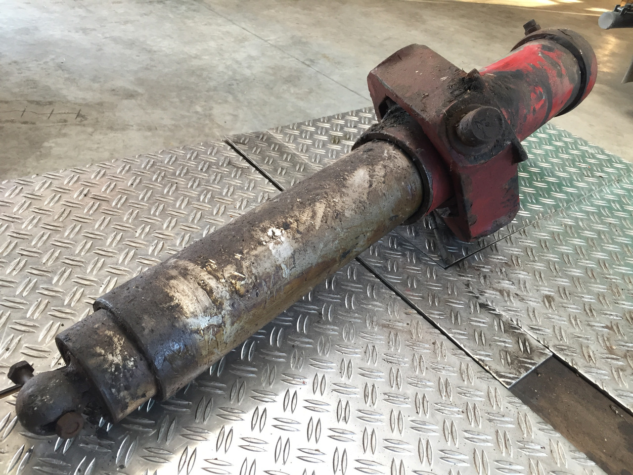 Gebrauchter Hydraulik Kippzylinder MEILLER für MAN 19.362 F90, Artikel - Nr. : A 999 999 99 99 - Hydraulic cylinder for Truck: picture 5 Gebrauchter Hydraulik Kippzylinder MEILLER für MAN 19.362 F90, Artikel - Nr. : A 999 999 99 99 - Hydraulic cylinder for Truck: picture 5