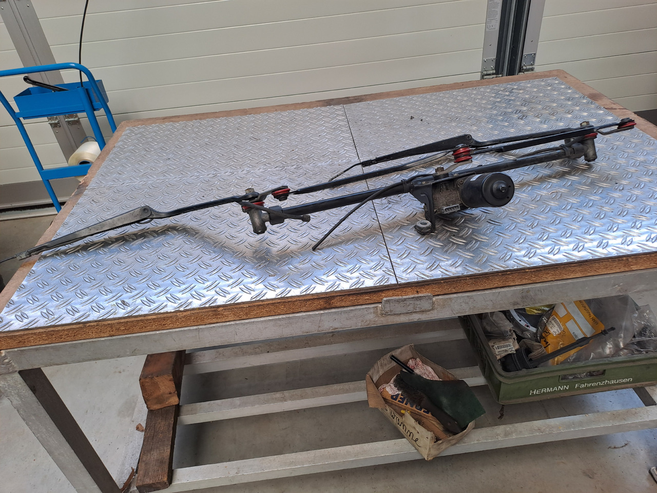 Wiper for Truck Gebrauchter MAN TGL 8.220 Scheibenwischergestänge und Wischermotor, Artikel - Nr.: 81.26411 - 6118: picture 11 Wiper for Truck Gebrauchter MAN TGL 8.220 Scheibenwischergestänge und Wischermotor, Artikel - Nr.: 81.26411 - 6118: picture 11