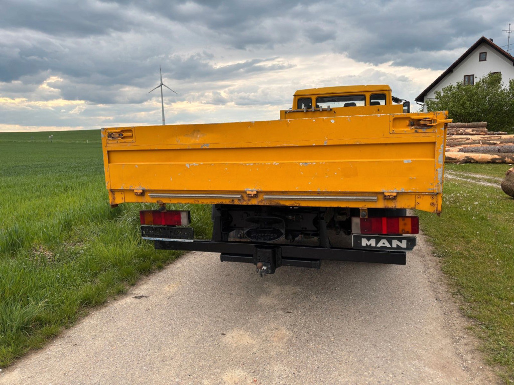 MAN 8.224 L 2000 - Dropside/ Flatbed truck: picture 5 MAN 8.224 L 2000 - Dropside/ Flatbed truck: picture 5
