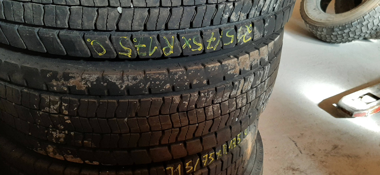 Neuwertige GoodYear Reifen ohne Felgen, 215 / 75 R17,5 Artikel - Nr. : 81.99999 - 9999 - Tire for Truck: picture 3 Neuwertige GoodYear Reifen ohne Felgen, 215 / 75 R17,5 Artikel - Nr. : 81.99999 - 9999 - Tire for Truck: picture 3