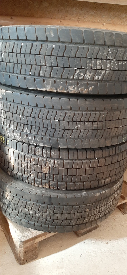 Neuwertige GoodYear Reifen ohne Felgen, 215 / 75 R17,5 Artikel - Nr. : 81.99999 - 9999 - Tire for Truck: picture 2 Neuwertige GoodYear Reifen ohne Felgen, 215 / 75 R17,5 Artikel - Nr. : 81.99999 - 9999 - Tire for Truck: picture 2