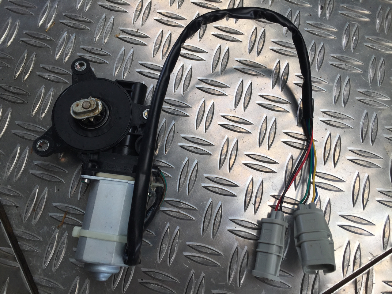 Neuwertiger MAN TGA Elektrischer Fensterheber Motor, Artikel - Nr. : 81.28601 - 6143 - Window lift motor for Truck: picture 3 Neuwertiger MAN TGA Elektrischer Fensterheber Motor, Artikel - Nr. : 81.28601 - 6143 - Window lift motor for Truck: picture 3