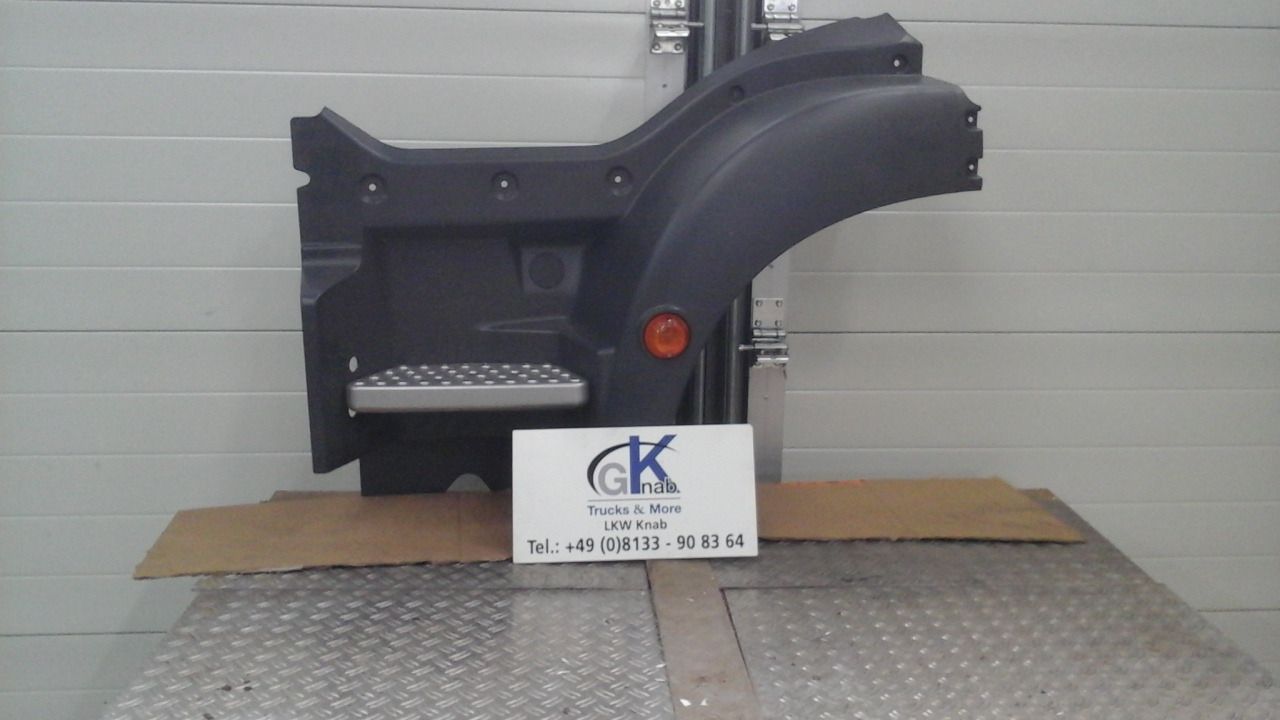 Neuwertiger MAN TGM / TG3 Einstiegkotflügel kurz, komplett, links Artikel - Nr.: 81.61520 - 0209 - Gearbox for Truck: picture 3 Neuwertiger MAN TGM / TG3 Einstiegkotflügel kurz, komplett, links Artikel - Nr.: 81.61520 - 0209 - Gearbox for Truck: picture 3