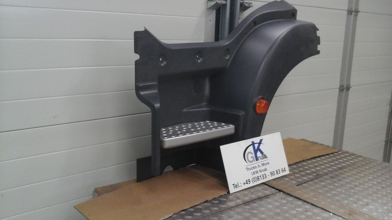 Neuwertiger MAN TGM / TG3 Einstiegkotflügel kurz, komplett, links Artikel - Nr.: 81.61520 - 0209 - Gearbox for Truck: picture 4 Neuwertiger MAN TGM / TG3 Einstiegkotflügel kurz, komplett, links Artikel - Nr.: 81.61520 - 0209 - Gearbox for Truck: picture 4