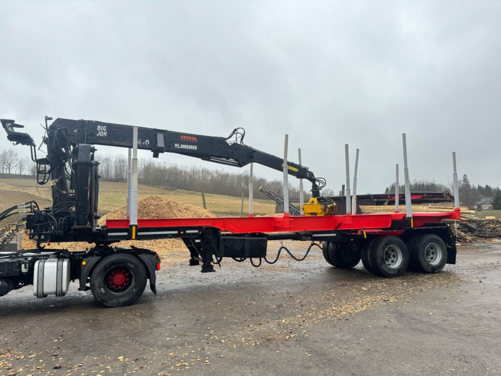 NACZEPA Z DŹWIGIEM DO DREWNA - Logging semi-trailer: picture 3 NACZEPA Z DŹWIGIEM DO DREWNA - Logging semi-trailer: picture 3