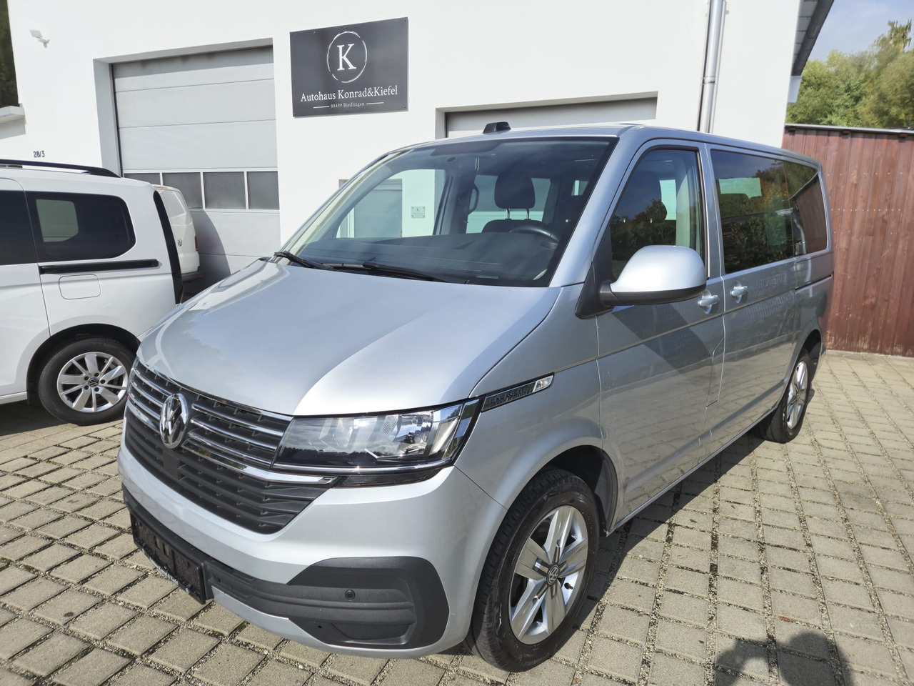 VOLKSWAGEN T6.1 Caravelle 4Motion/Automatik/Kamera/App-Con. - Passenger van: picture 1 VOLKSWAGEN T6.1 Caravelle 4Motion/Automatik/Kamera/App-Con. - Passenger van: picture 1