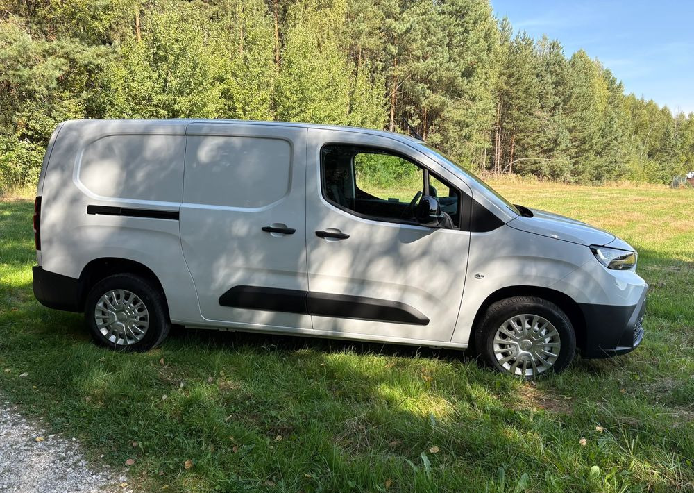 Toyota Proace City Verso 1.5 D-4D Combi - Small van: picture 4 Toyota Proace City Verso 1.5 D-4D Combi - Small van: picture 4