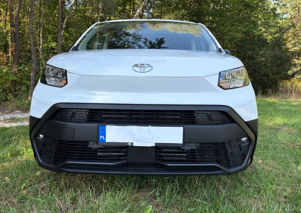 Toyota Proace City Verso 1.5 D-4D Combi - Small van: picture 2 Toyota Proace City Verso 1.5 D-4D Combi - Small van: picture 2