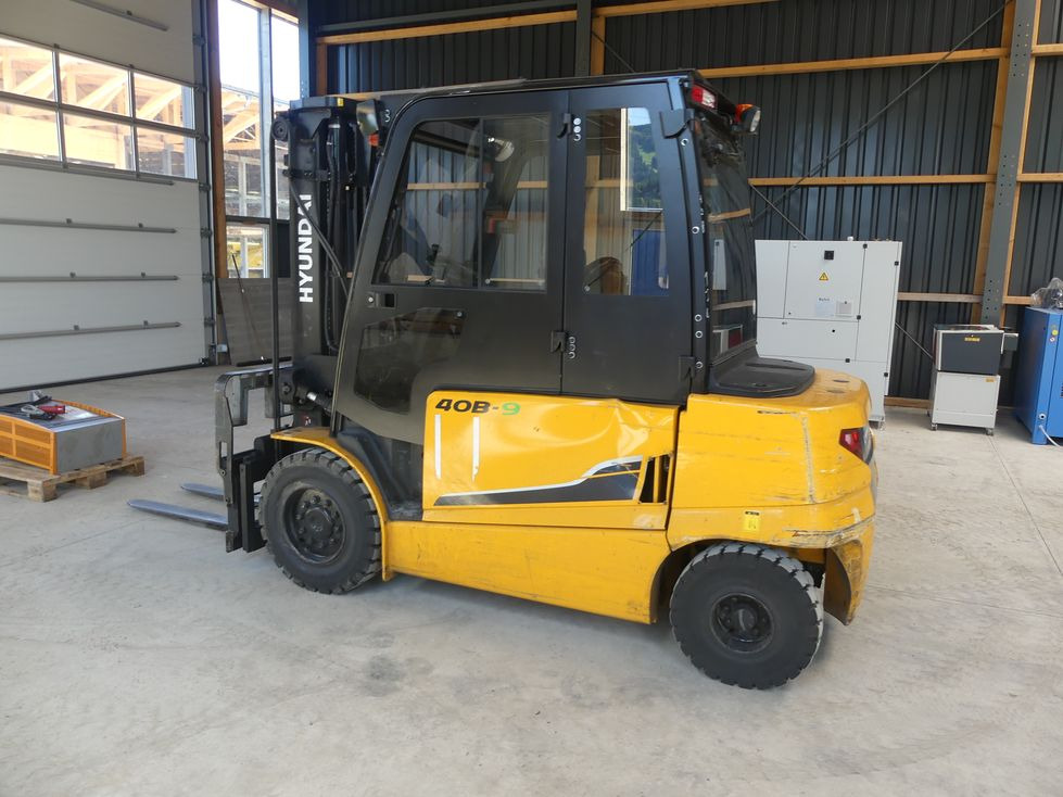 Leasing of HYUNDAI 40B-9 HYUNDAI 40B-9: picture 8 Leasing of HYUNDAI 40B-9 HYUNDAI 40B-9: picture 8