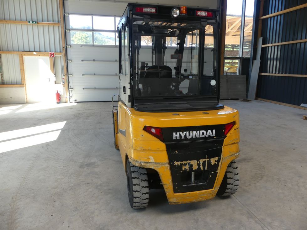 Leasing of HYUNDAI 40B-9 HYUNDAI 40B-9: picture 13 Leasing of HYUNDAI 40B-9 HYUNDAI 40B-9: picture 13