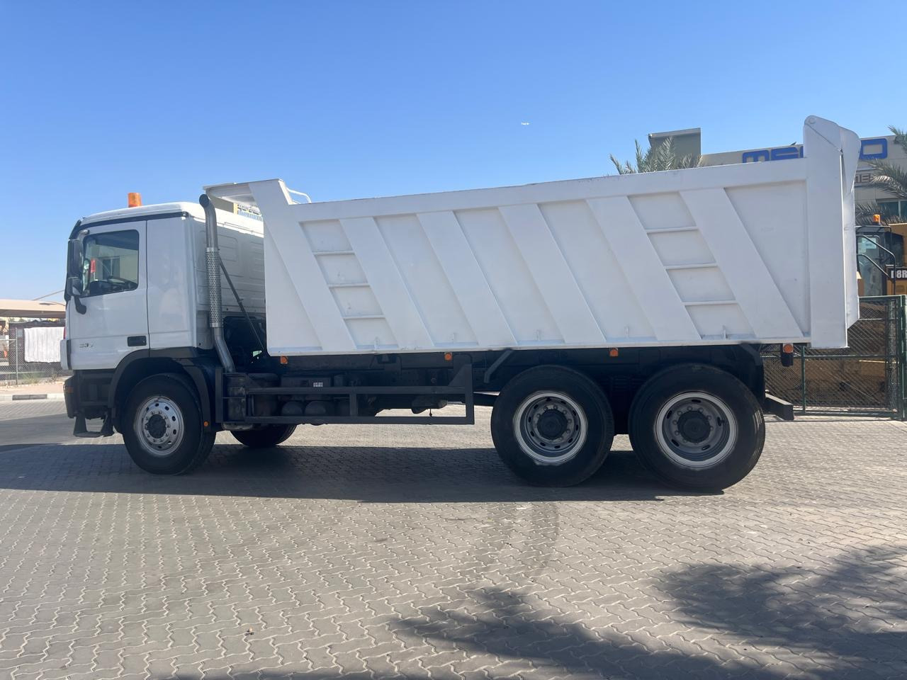 Tipper MERCEDES-BENZ Actros 3341: picture 35