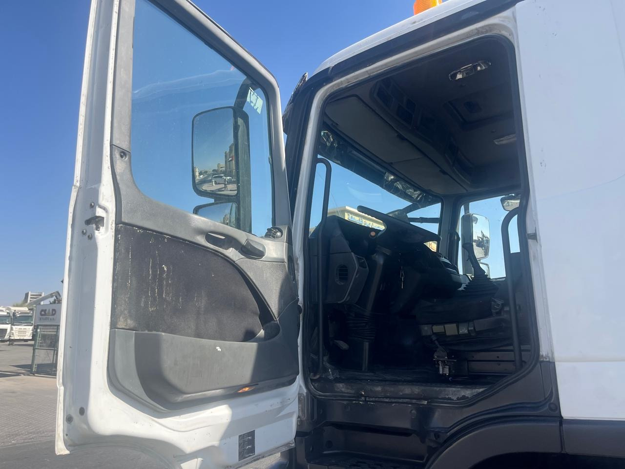 Tipper MERCEDES-BENZ Actros 3341: picture 14