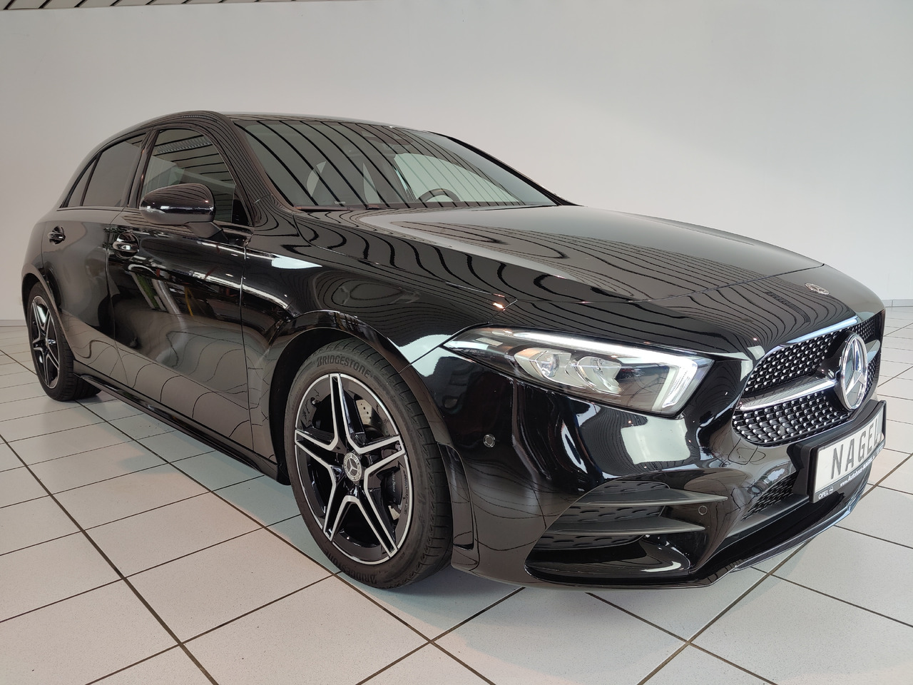 Sedan Mercedes-Benz A 220 d Navi LED Park RüKam AHK: picture 7 Sedan Mercedes-Benz A 220 d Navi LED Park RüKam AHK: picture 7