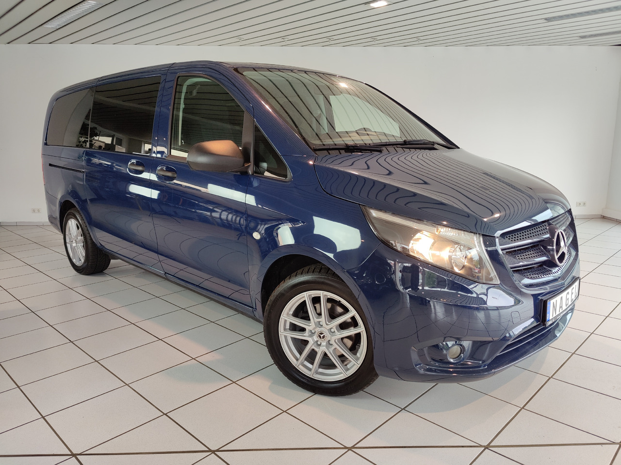 Mercedes-Benz Vito Tourer 114 CDI Pro lang 8-Sitzer Navi - Station wagon: picture 2 Mercedes-Benz Vito Tourer 114 CDI Pro lang 8-Sitzer Navi - Station wagon: picture 2