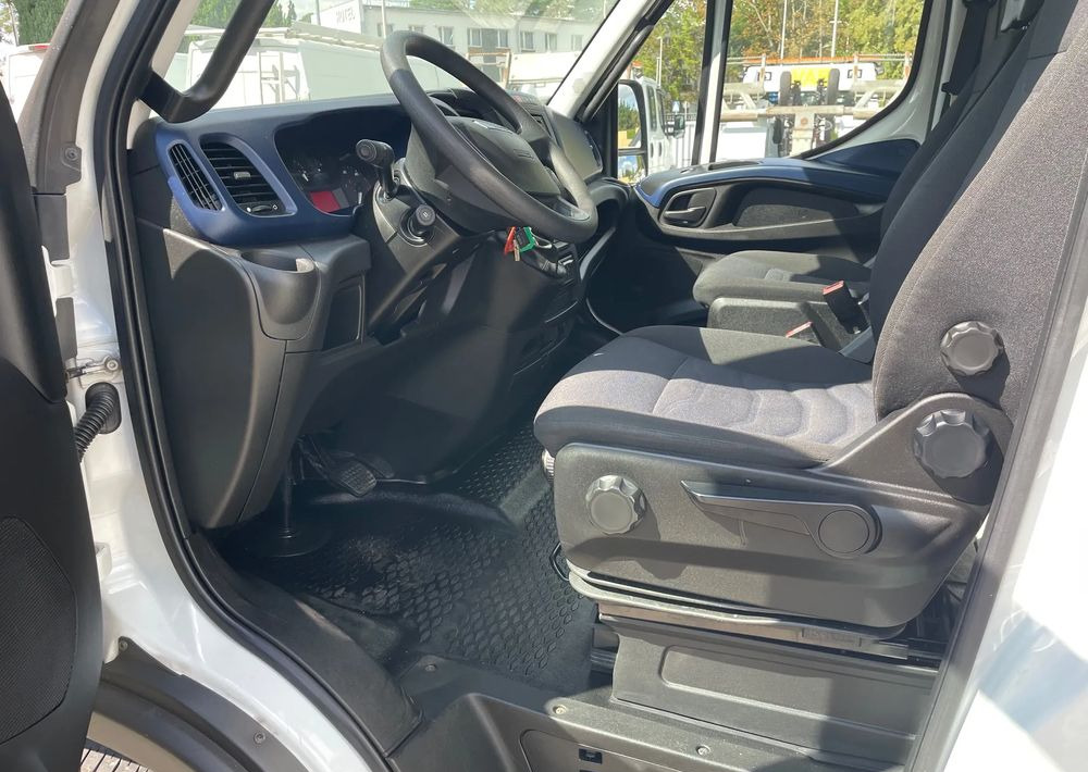 Box van Iveco Daily 72c18 Kontener winda 2017r: picture 12 Box van Iveco Daily 72c18 Kontener winda 2017r: picture 12