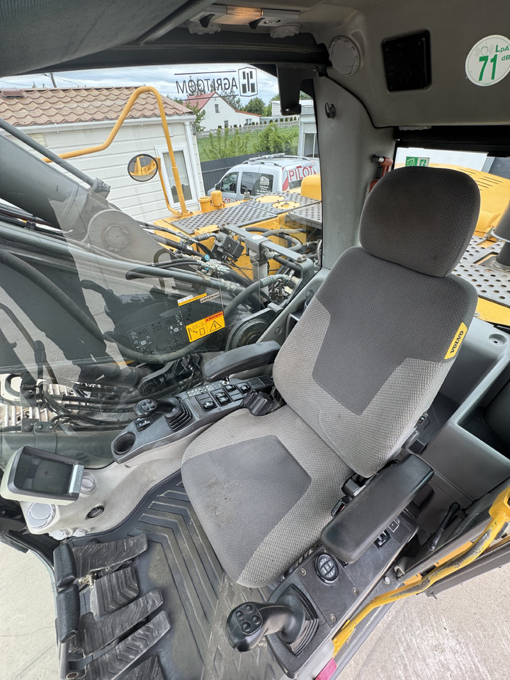 VOLVO EC 240 CNL - Crawler excavator: picture 3 VOLVO EC 240 CNL - Crawler excavator: picture 3