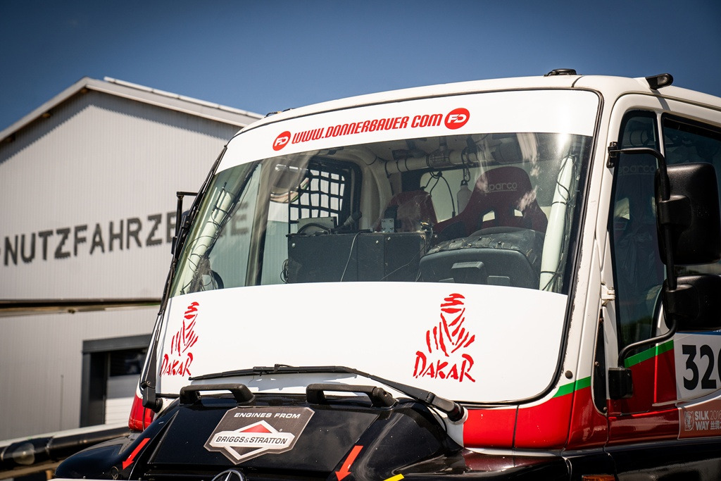Unimog U400 ex Paris Dakar, Ralley Unimog , mit FIA Wagenpass - Truck: picture 5 Unimog U400 ex Paris Dakar, Ralley Unimog , mit FIA Wagenpass - Truck: picture 5