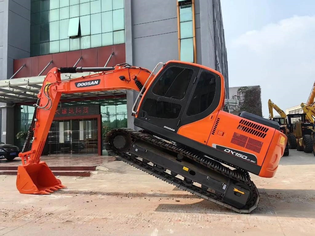 Doosan DX 150 - 9C - Mini excavator: picture 5 Doosan DX 150 - 9C - Mini excavator: picture 5