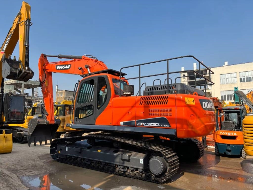 Doosan DX 300 LC - 9 C - Mini excavator: picture 2 Doosan DX 300 LC - 9 C - Mini excavator: picture 2