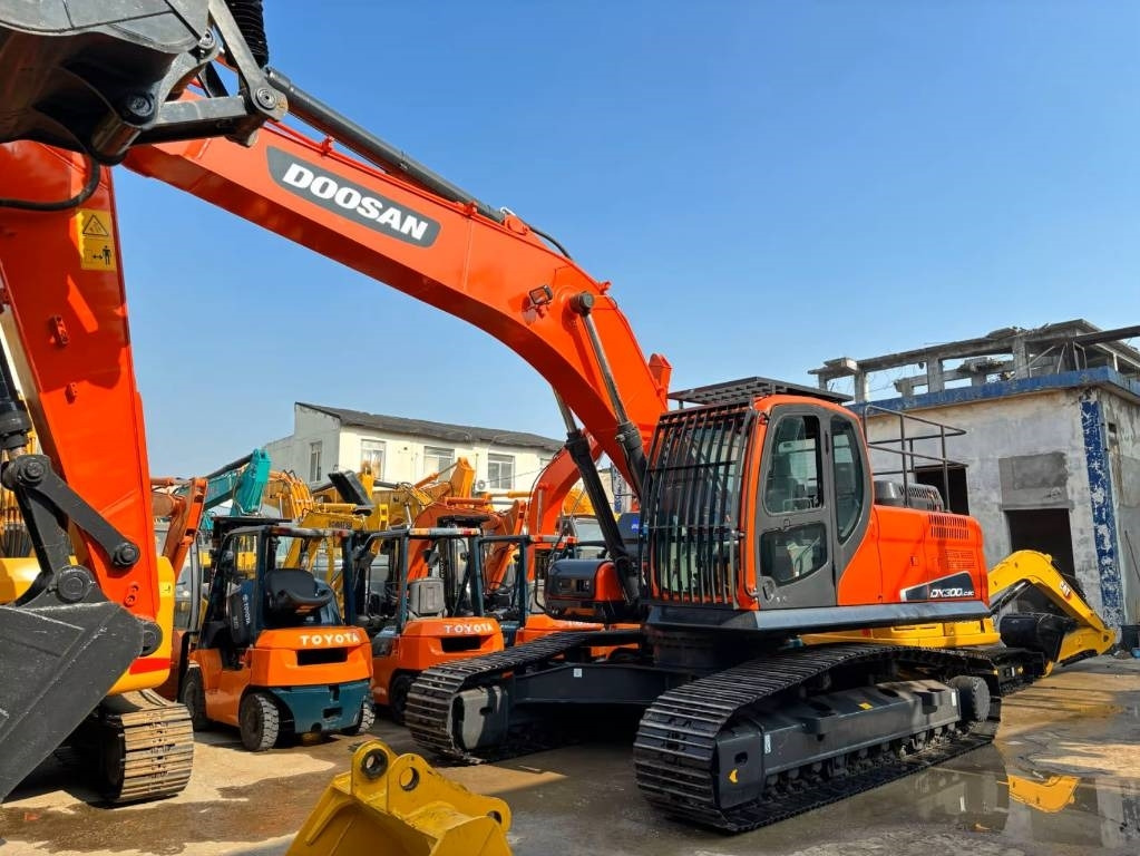 Doosan DX 300 LC - 9 C - Mini excavator: picture 1 Doosan DX 300 LC - 9 C - Mini excavator: picture 1