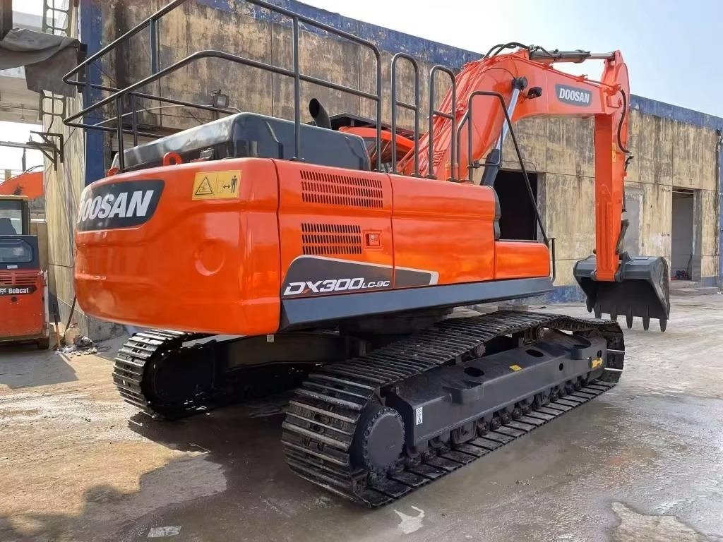 Doosan DX 300 LC - 9 C - Mini excavator: picture 3 Doosan DX 300 LC - 9 C - Mini excavator: picture 3