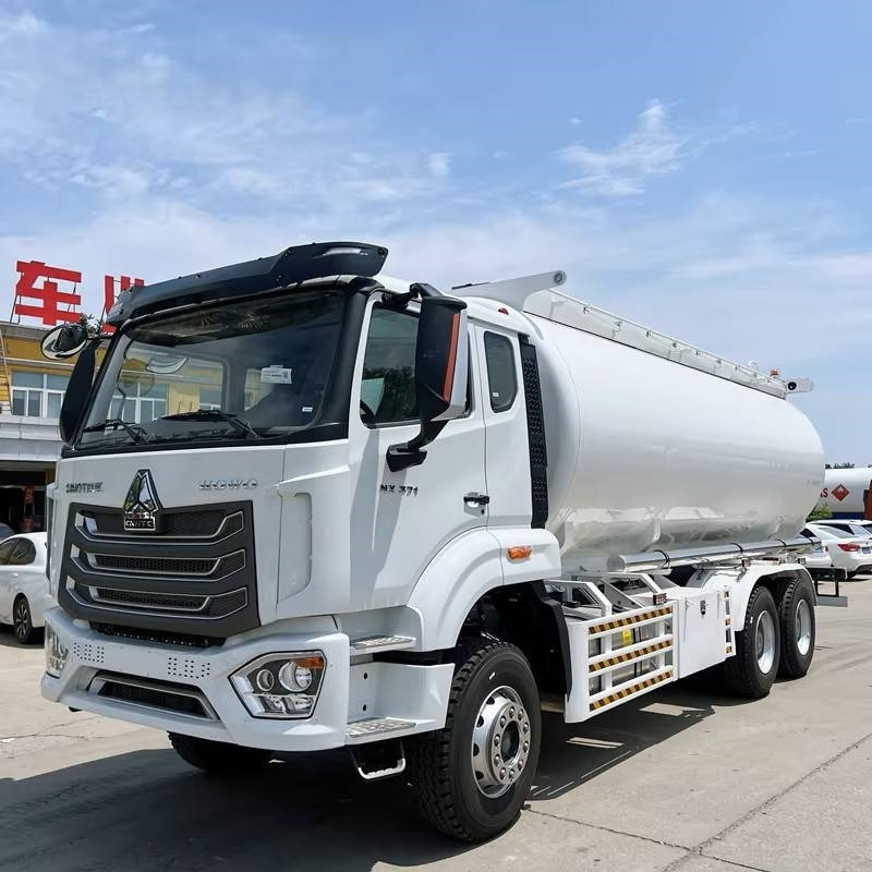 Howo 371 - Tank truck: picture 3 Howo 371 - Tank truck: picture 3