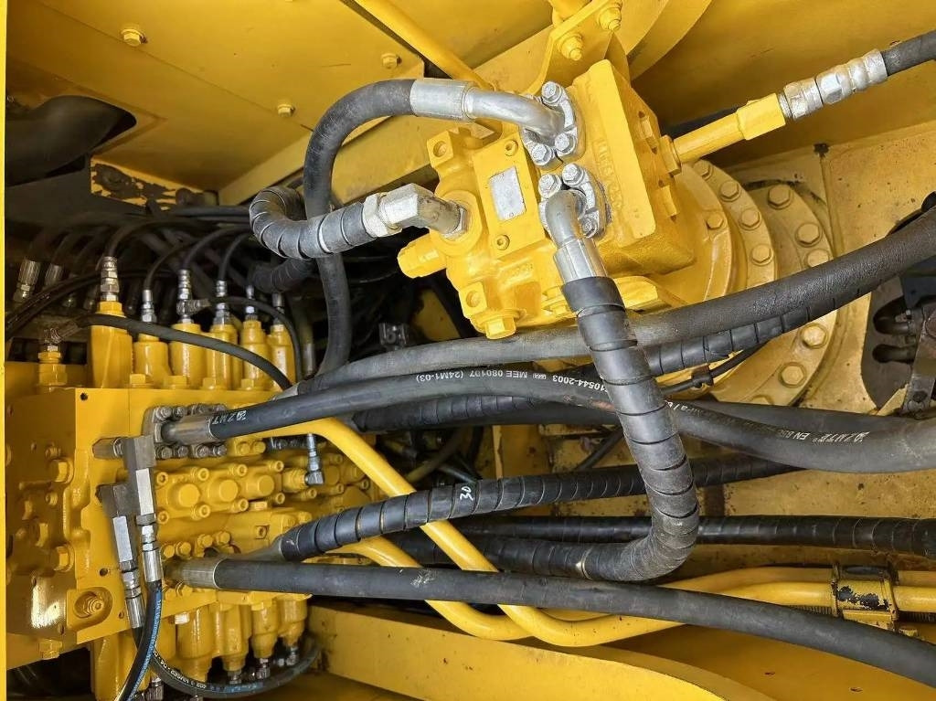 Leasing of Komatsu PC 220-7  Komatsu PC 220-7: picture 7