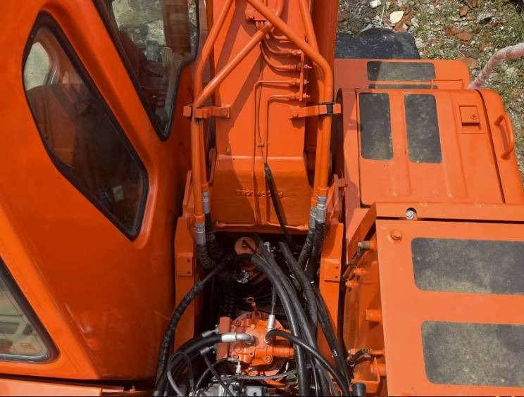 Doosan DH150W-7 - Wheel excavator: picture 3 Doosan DH150W-7 - Wheel excavator: picture 3