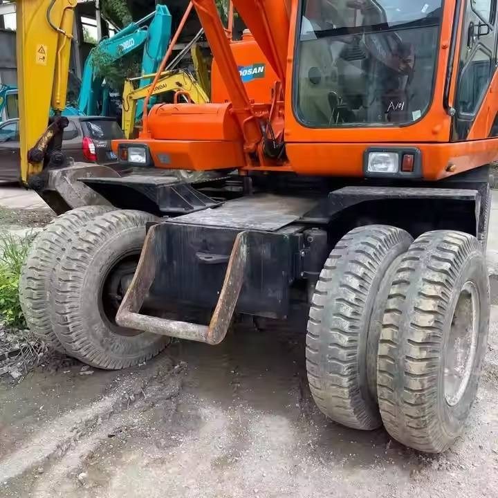 Doosan DH150W-7 - Wheel excavator: picture 5 Doosan DH150W-7 - Wheel excavator: picture 5