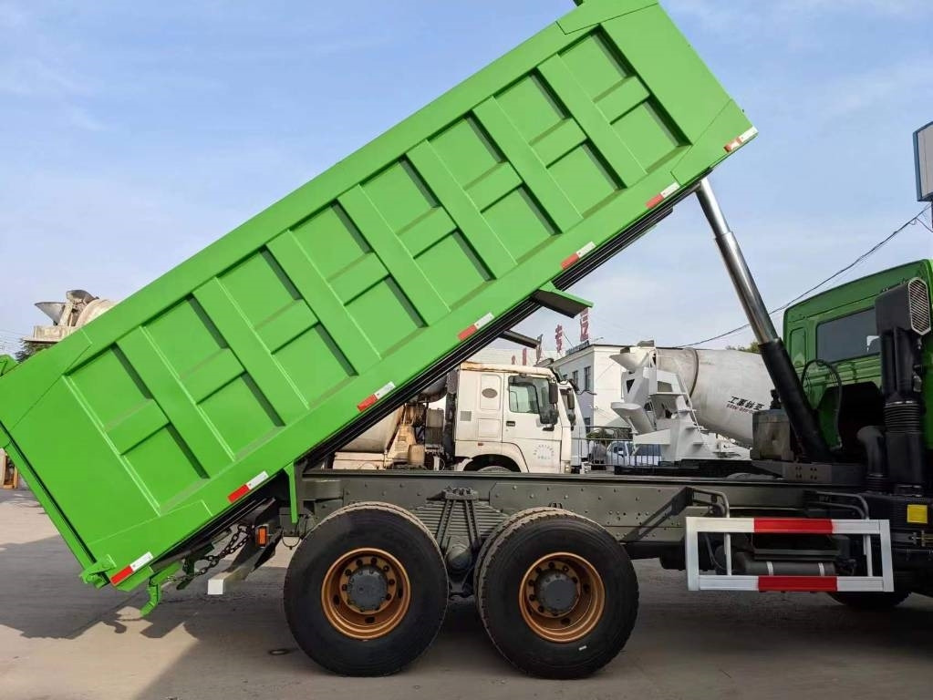 Tipper Howo 371 6x4: picture 7