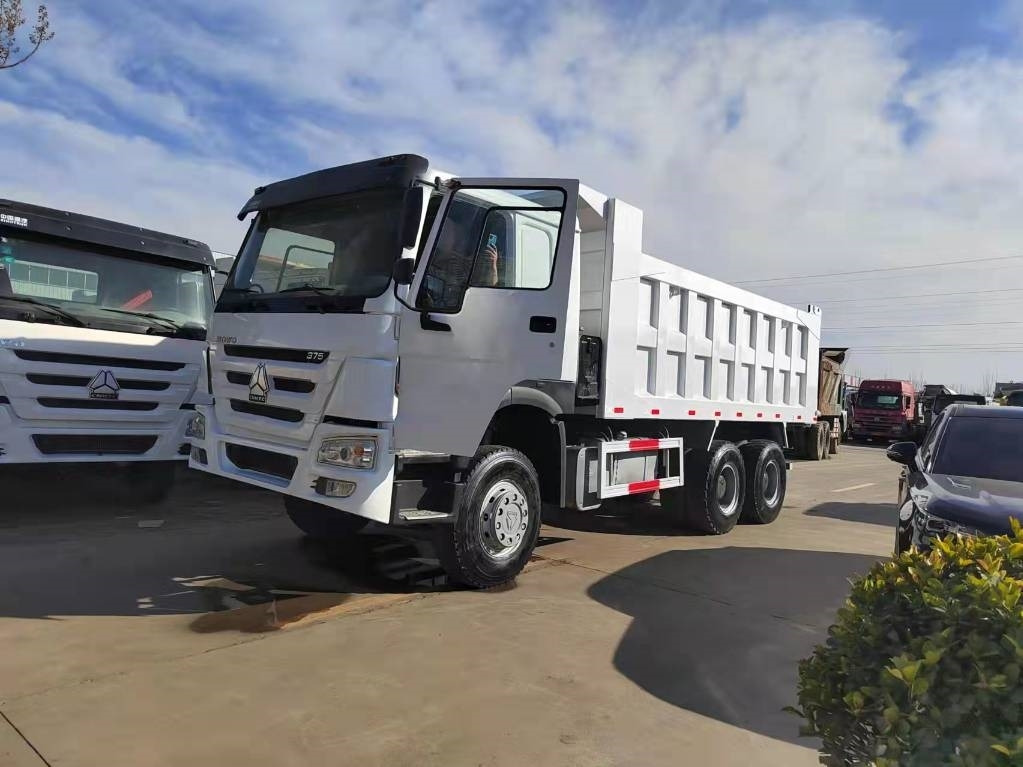 Tipper Howo 375 6x4: picture 9