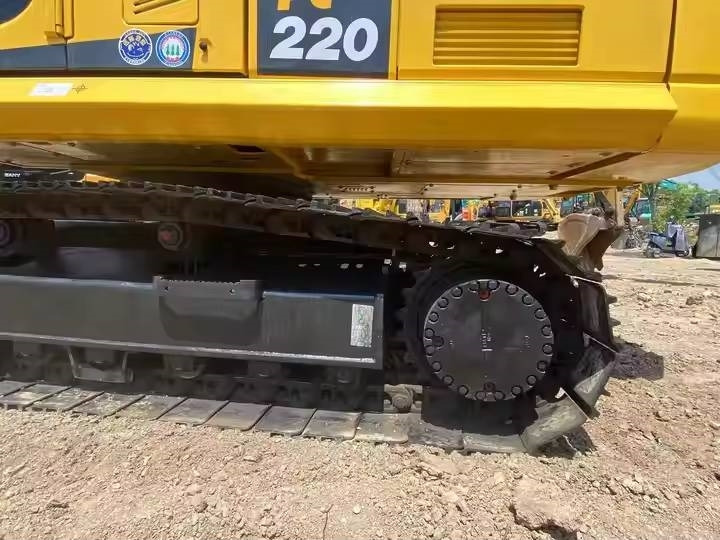 Komatsu PC220-8 - Crawler excavator: picture 4 Komatsu PC220-8 - Crawler excavator: picture 4