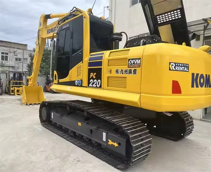 Komatsu PC220-8 - Crawler excavator: picture 3 Komatsu PC220-8 - Crawler excavator: picture 3