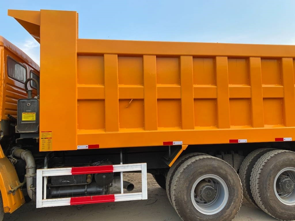 Shacman F3000 6x4 - Tipper: picture 5 Shacman F3000 6x4 - Tipper: picture 5