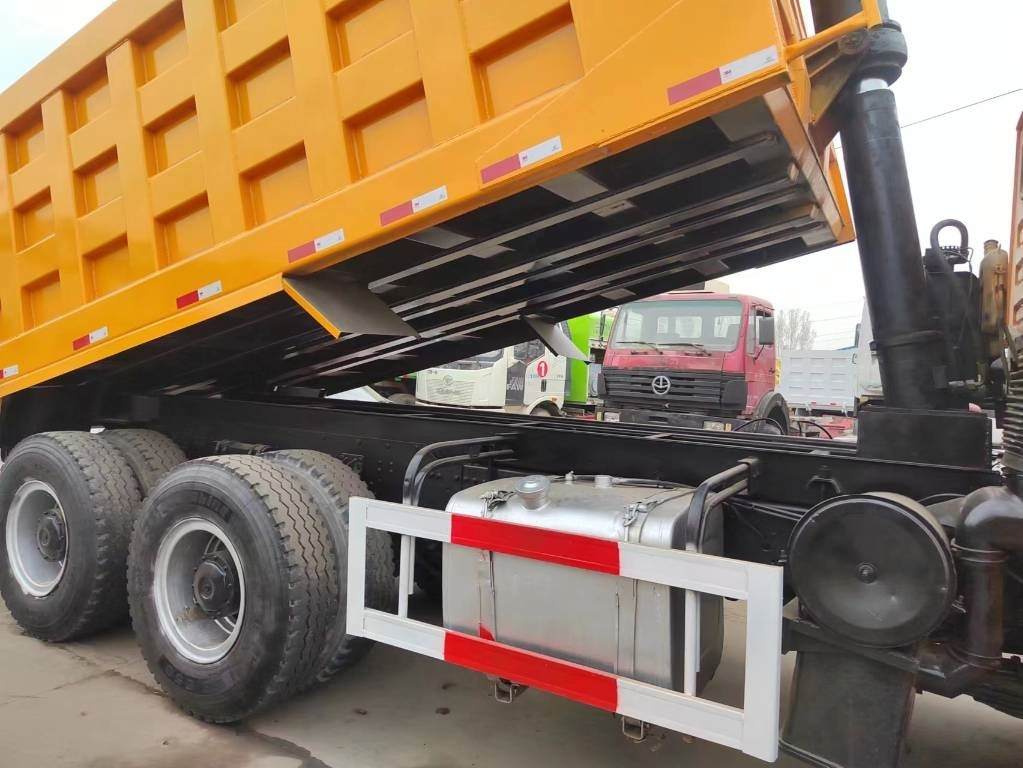 Shacman F3000 6x4 - Tipper: picture 3 Shacman F3000 6x4 - Tipper: picture 3