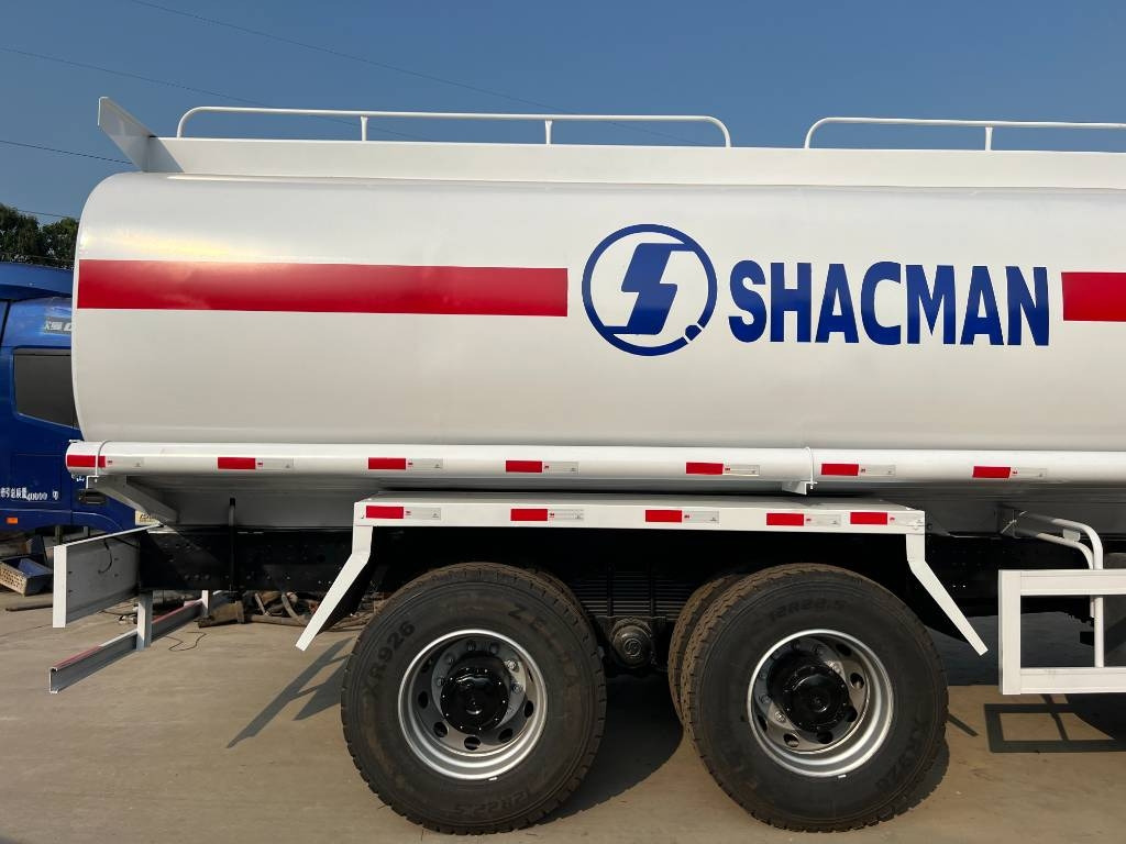 Shacman F3000 6x4 - Tank truck: picture 4 Shacman F3000 6x4 - Tank truck: picture 4
