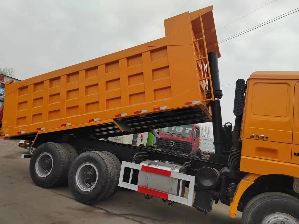 Shacman F3000 6x4 - Tipper: picture 5 Shacman F3000 6x4 - Tipper: picture 5
