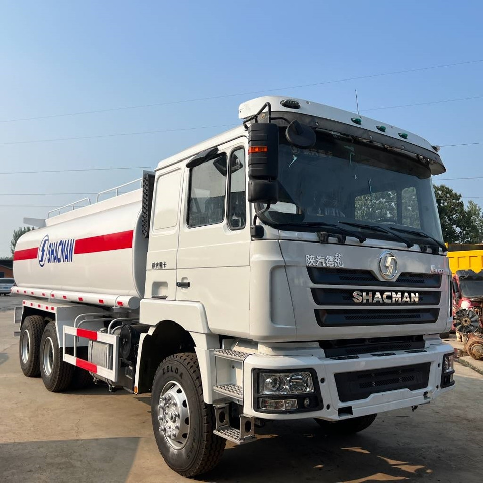 Shacman F3000 6x4 - Tank truck: picture 2 Shacman F3000 6x4 - Tank truck: picture 2
