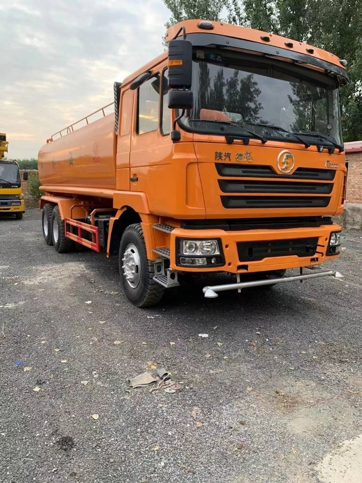 Shacman F3000 6x4 - Tank truck: picture 5 Shacman F3000 6x4 - Tank truck: picture 5