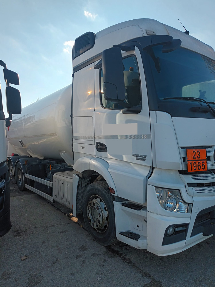 MERCEDES-BENZ Actros 2542 LPG Tanker 6x2 - Tank truck: picture 2 MERCEDES-BENZ Actros 2542 LPG Tanker 6x2 - Tank truck: picture 2