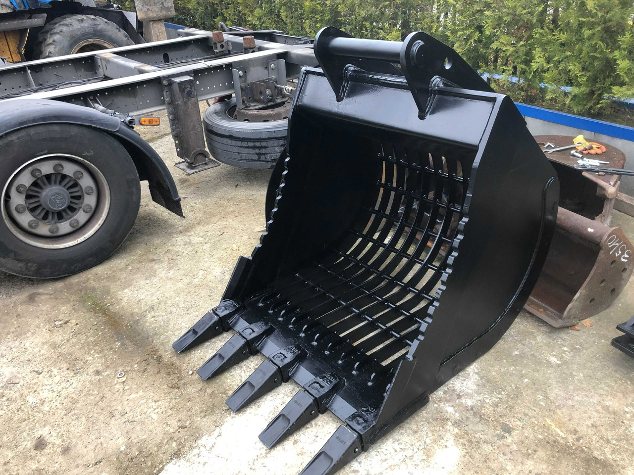 Łyżka ażurowa przesiewająca Koparka kołowa gąsienicowa 120cm Szczelina - Sorting bucket for Excavator: picture 4 Łyżka ażurowa przesiewająca Koparka kołowa gąsienicowa 120cm Szczelina - Sorting bucket for Excavator: picture 4