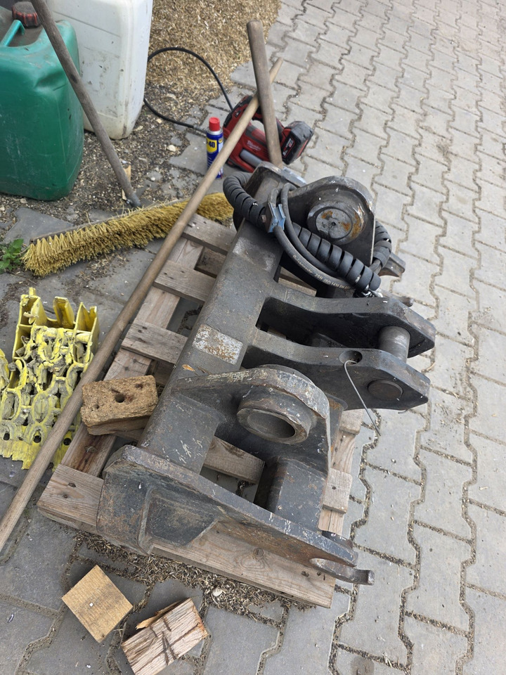 Szybkozlacze hydrauliczne ladowarka teleskopowa cat th manitou adapter - Quick coupler for Telescopic handler: picture 3 Szybkozlacze hydrauliczne ladowarka teleskopowa cat th manitou adapter - Quick coupler for Telescopic handler: picture 3