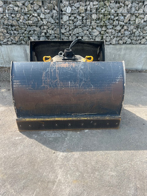 GB KBX120 - Clamshell bucket: picture 3 GB KBX120 - Clamshell bucket: picture 3