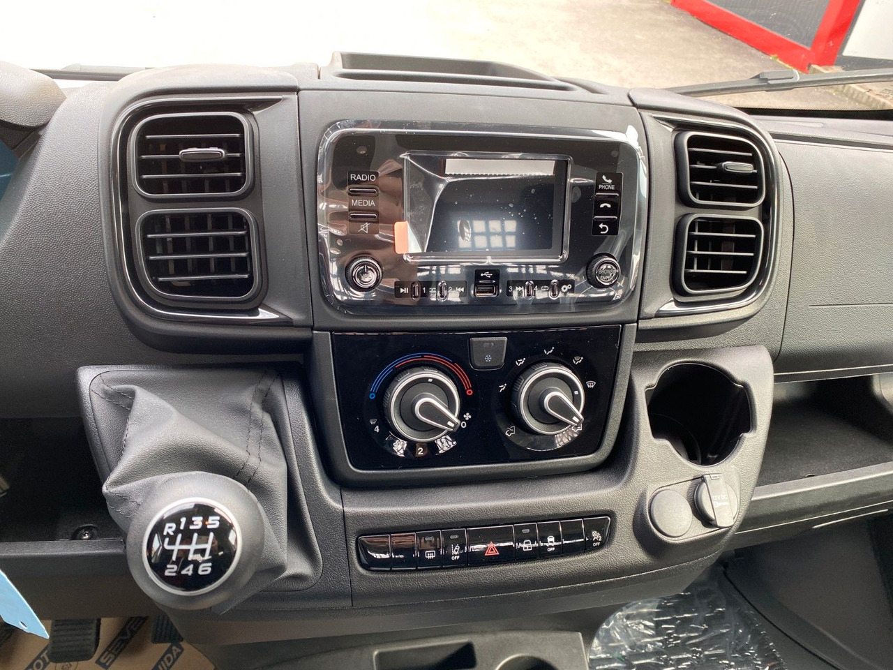 Curtain side van Peugeot BOXER CHC L4 HEAVY PRITSCHE+PLANE: picture 10 Curtain side van Peugeot BOXER CHC L4 HEAVY PRITSCHE+PLANE: picture 10