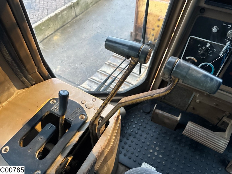 Bulldozer Caterpillar D5H 3304 Engine, 16,465 Hours, 98kW, 90kW: picture 7 Bulldozer Caterpillar D5H 3304 Engine, 16,465 Hours, 98kW, 90kW: picture 7