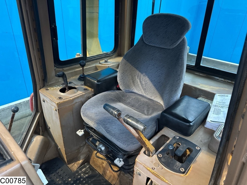 Bulldozer Caterpillar D5H 3304 Engine, 16,465 Hours, 98kW, 90kW: picture 10 Bulldozer Caterpillar D5H 3304 Engine, 16,465 Hours, 98kW, 90kW: picture 10