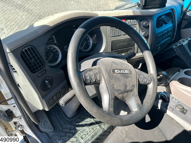 DAF LF 210 EURO 6, Dhollandia - Box truck: picture 5 DAF LF 210 EURO 6, Dhollandia - Box truck: picture 5