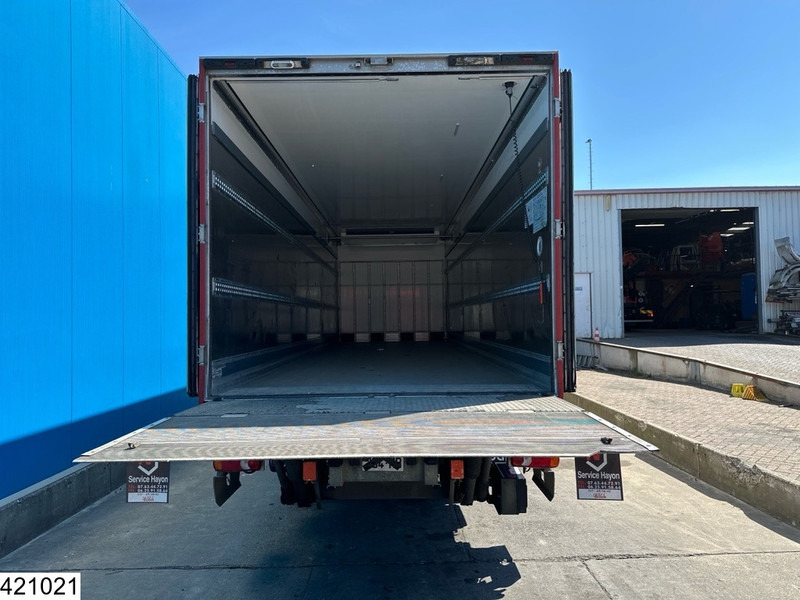 Refrigerator truck Iveco Stralis 400 CNG 6X2, EURO 6, Dhollandia: picture 11