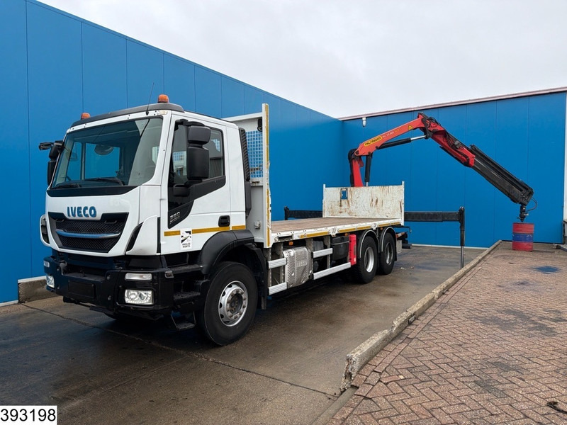 Iveco Trakker 360 6x4, EURO 6, Palfinger, Remote, Steel - Dropside/ Flatbed truck, Crane truck: picture 5 Iveco Trakker 360 6x4, EURO 6, Palfinger, Remote, Steel - Dropside/ Flatbed truck, Crane truck: picture 5