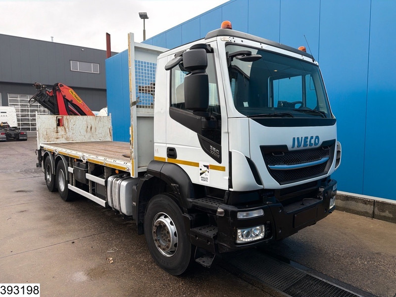 Iveco Trakker 360 6x4, EURO 6, Palfinger, Remote, Steel - Dropside/ Flatbed truck, Crane truck: picture 3 Iveco Trakker 360 6x4, EURO 6, Palfinger, Remote, Steel - Dropside/ Flatbed truck, Crane truck: picture 3